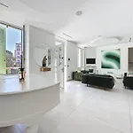 Modern 5-bedroom With Swimming Pool In Villa *