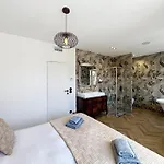 Modern 5-bedroom With Swimming Pool In Villa