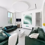 Modern 5-bedroom With Swimming Pool In *