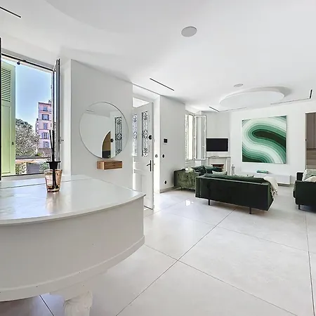 Modern 5-bedroom With Swimming Pool In فيلة *