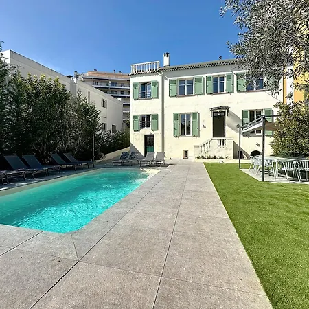 Modern 5-bedroom With Swimming Pool In Villa Cannes