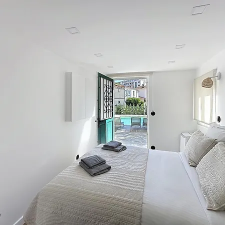 Modern 5-bedroom With Swimming Pool In Канны