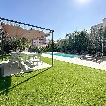 Modern 5-bedroom With Swimming Pool In *