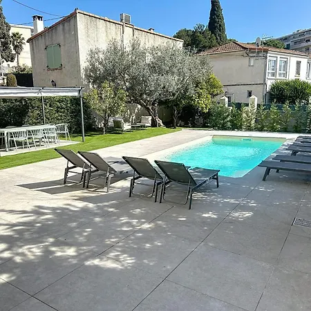 Villa Modern 5-bedroom With Swimming Pool In *