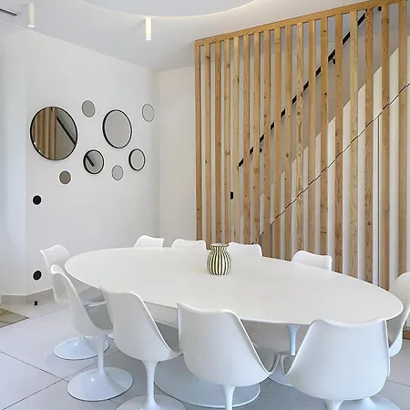 Modern 5-bedroom With Swimming Pool In * Канны