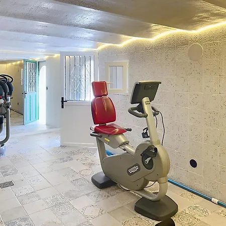 Modern 5-bedroom With Swimming Pool In * Канны